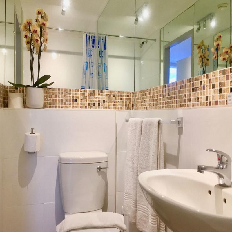 Guest house Urban Oasis At Windburg Cape Town